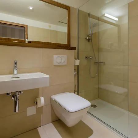 Hotel Katarina 4*