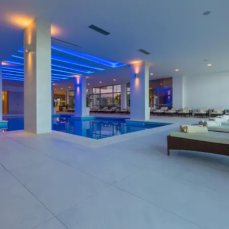 卡塔琳娜酒店 4*