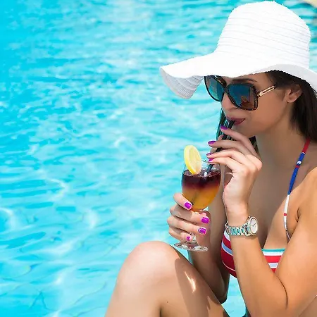 卡塔琳娜酒店 4*