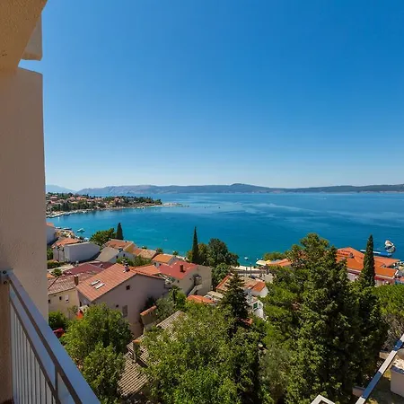 卡塔琳娜酒店 4*