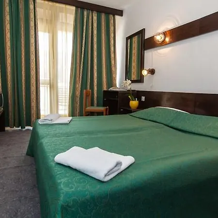 卡塔琳娜酒店 塞尔瑟